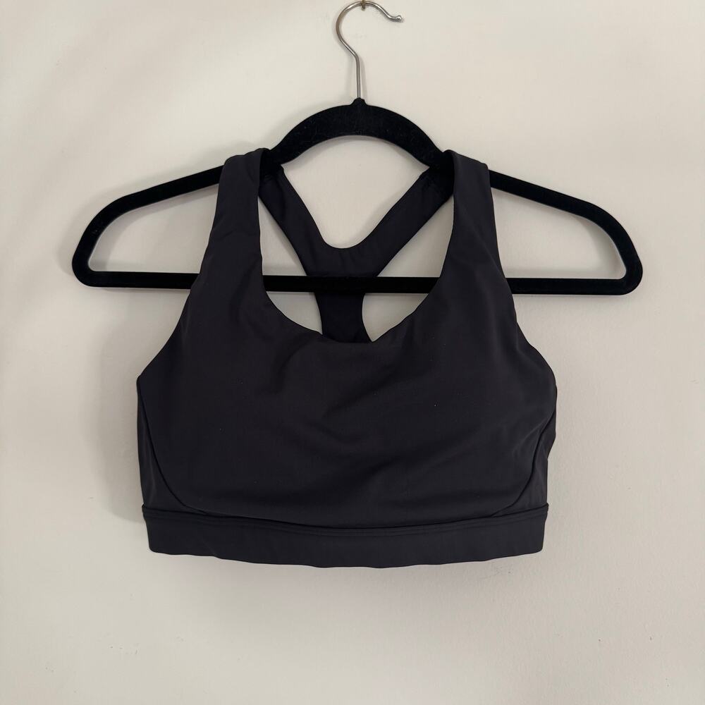 Athleta Sports Bra in Black Size Medium
